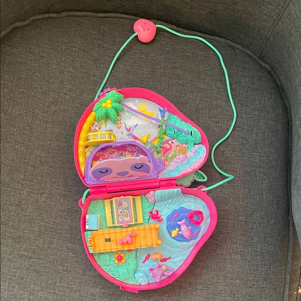 Polly Pocket Sloth Adventure Compact Playset bag